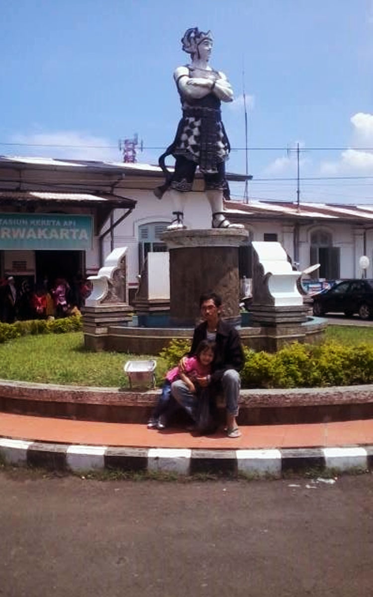 Foto bersama anakku, Kanya, di Purwakarta tahun 2015 silam - (Sumber: Koleksi pribadi)