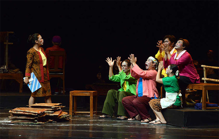 Pentas Bengkel Teater Rendra tahun 2014 (sumber MetroTV)