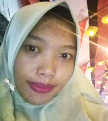 Karang Bala pemilik nama asli Dewi Lestari, lahir 14 Juli di Tasikmalaya.   Seo